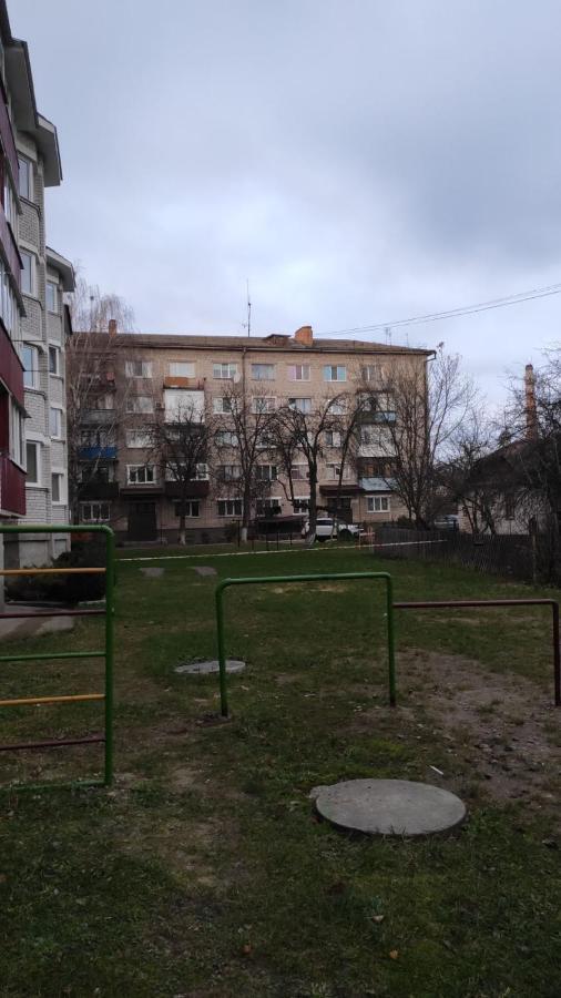 2-Х Комнатная Квартира Korosten Exterior photo